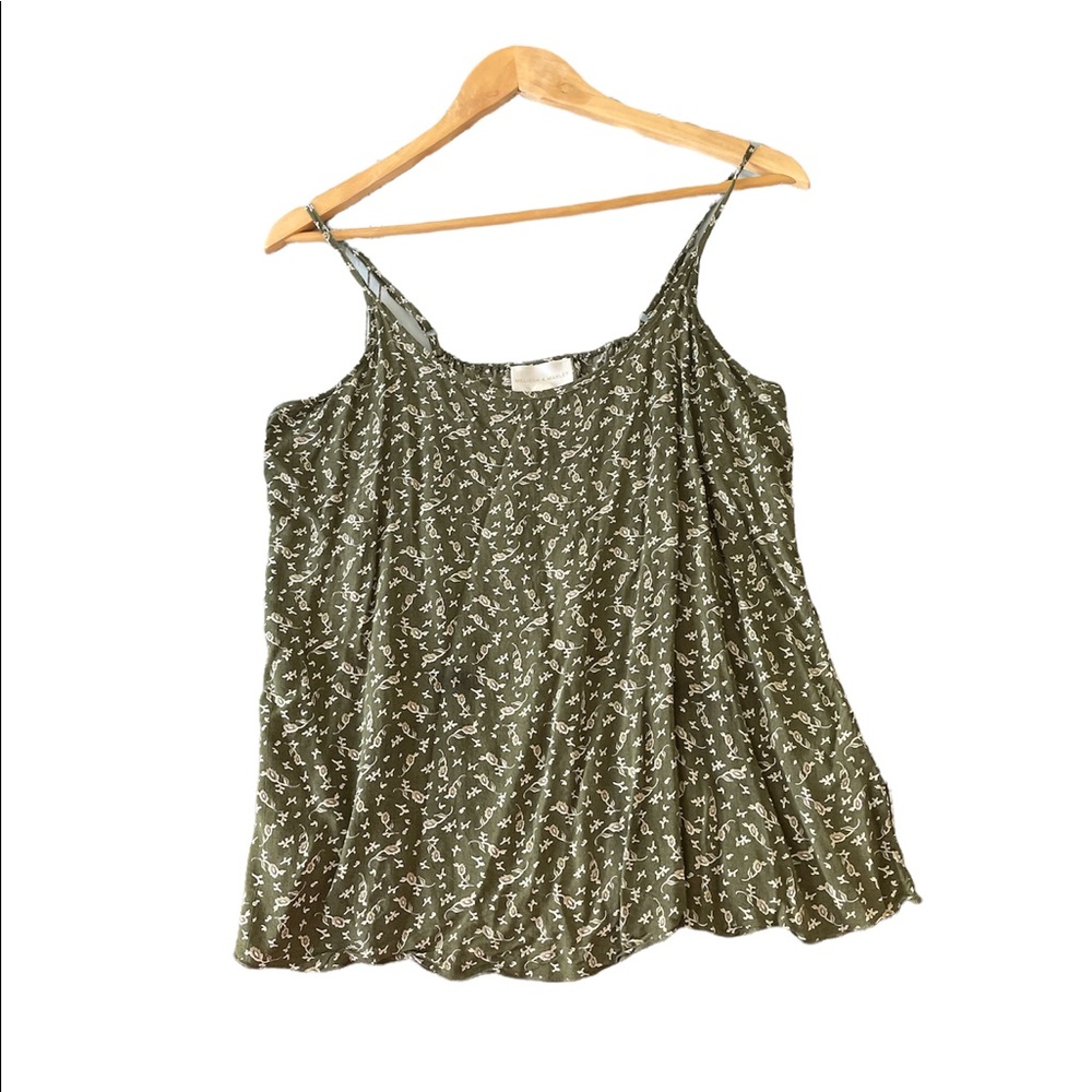 🦋 Melissa and Marley Boho cute green floral cami size M